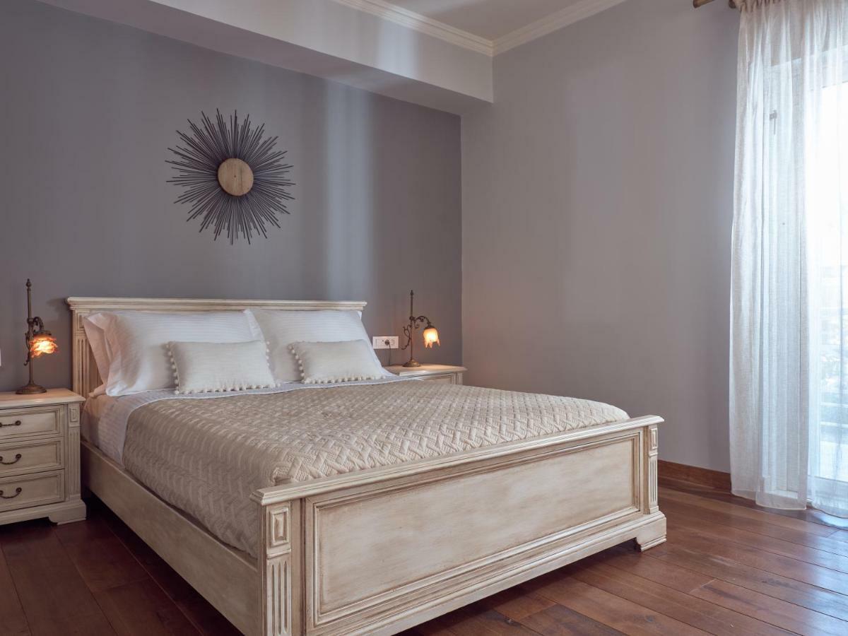 Golden July Luxury Villa Akrotiri  ภายนอก รูปภาพ