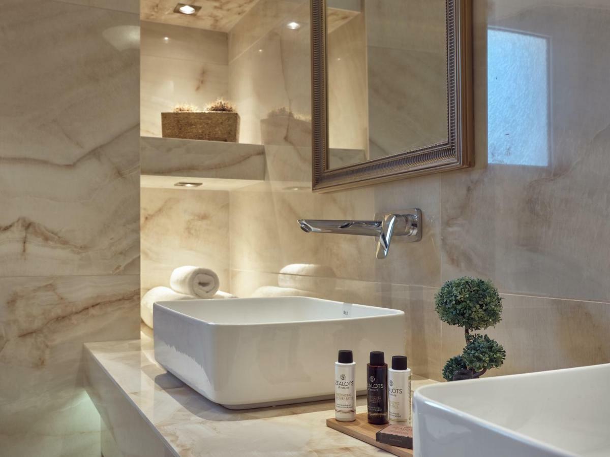 Golden July Luxury Villa Akrotiri  ภายนอก รูปภาพ