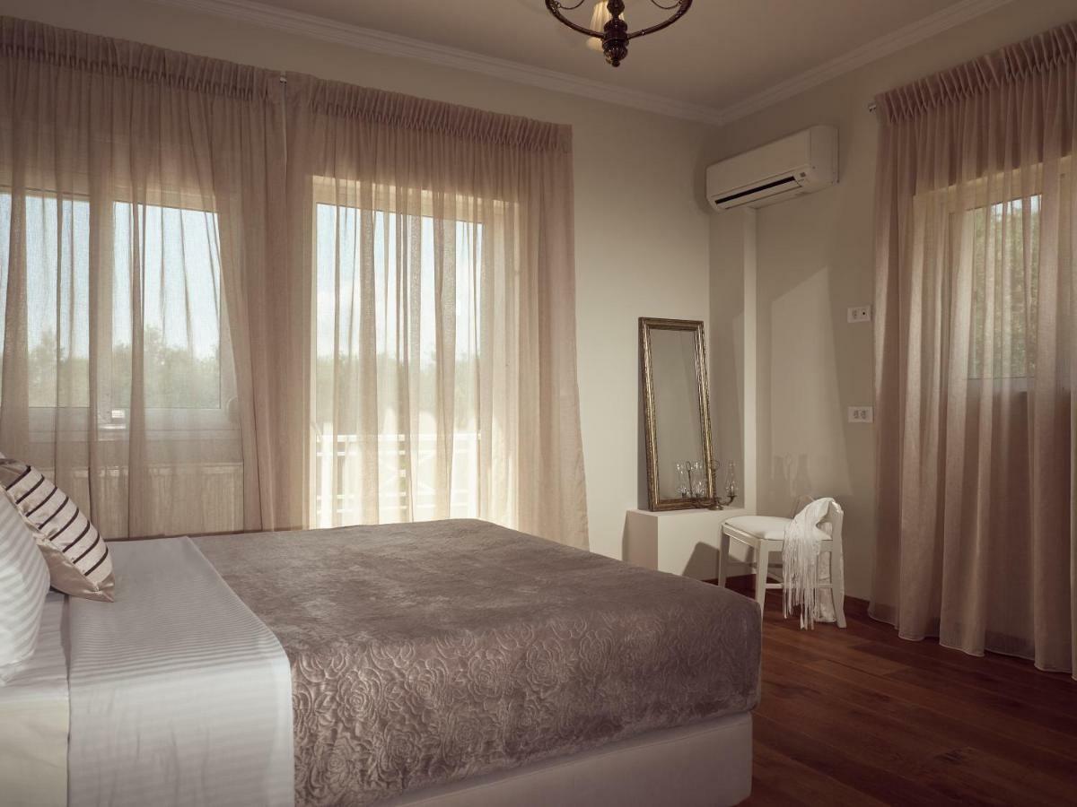 Golden July Luxury Villa Akrotiri  ภายนอก รูปภาพ