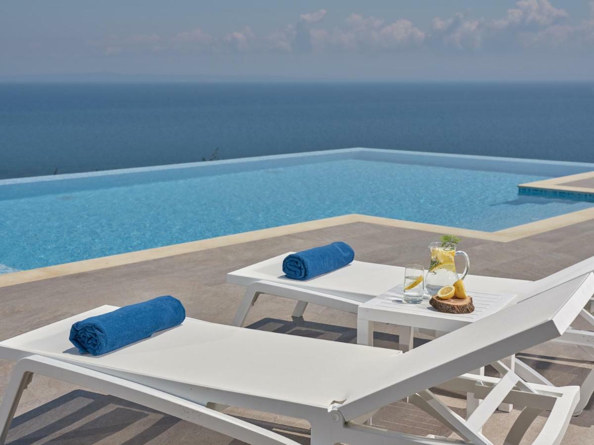 Golden July Luxury Villa Akrotiri  ภายนอก รูปภาพ