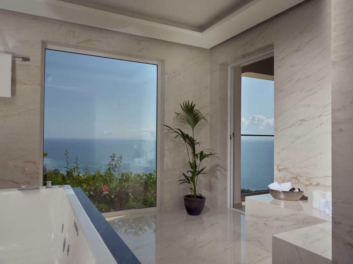 Golden July Luxury Villa Akrotiri  ภายนอก รูปภาพ