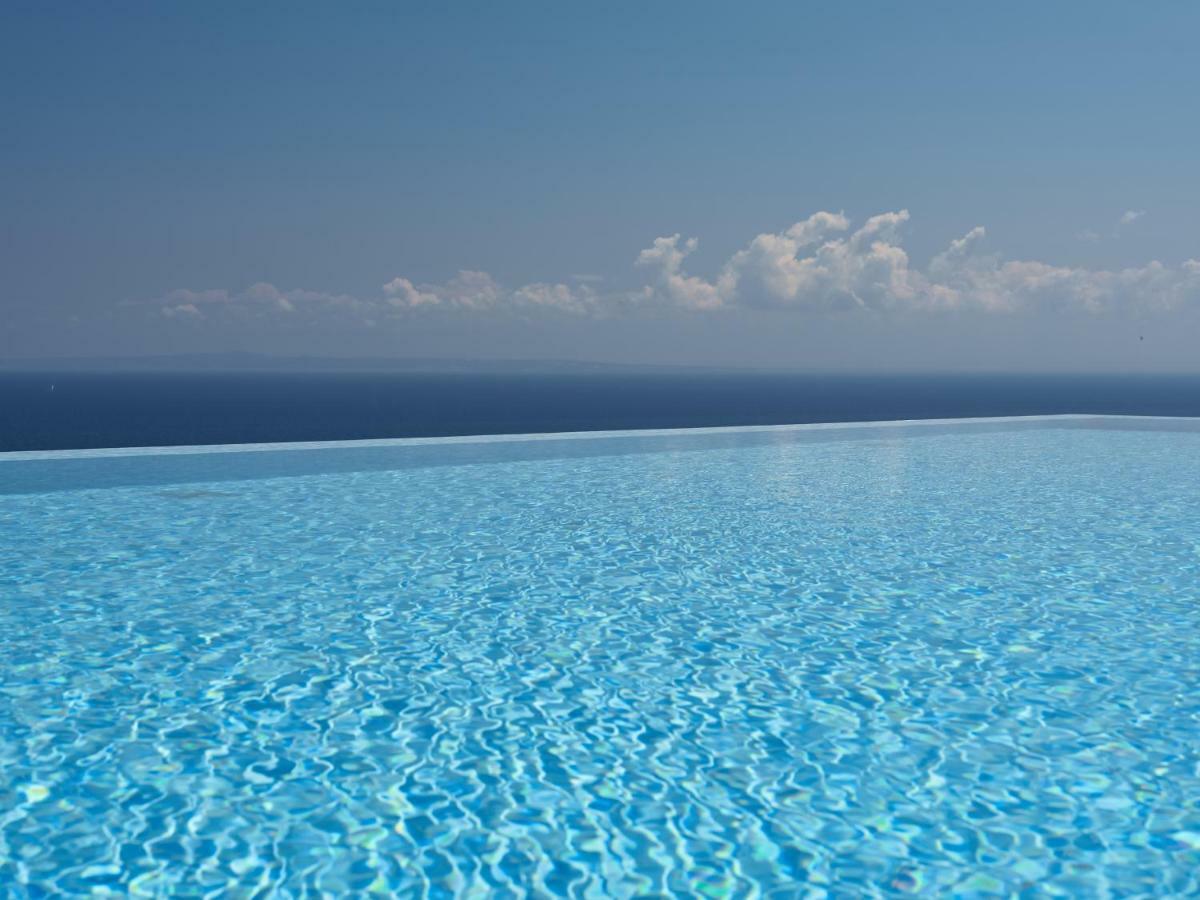 Golden July Luxury Villa Akrotiri  ภายนอก รูปภาพ