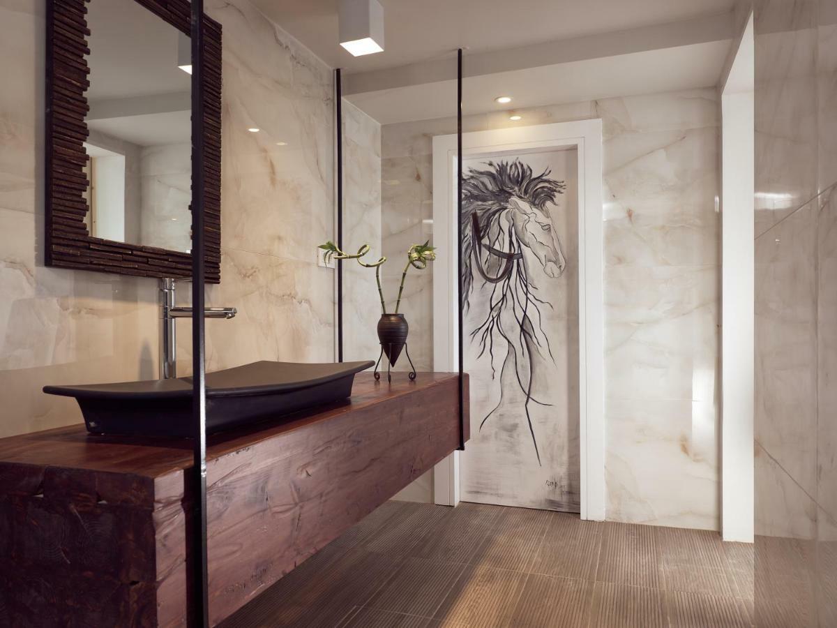 Golden July Luxury Villa Akrotiri  ภายนอก รูปภาพ
